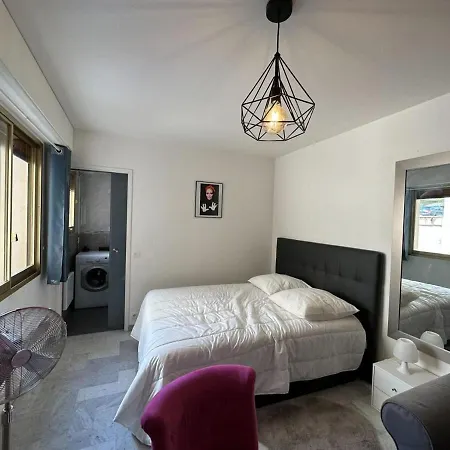 A038-beaux Studio Spacieux A Deux Pas Du Centre *